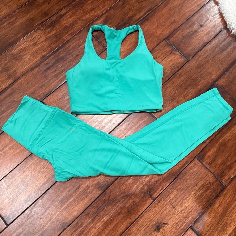 Teal Sports Bra and Leggings Set